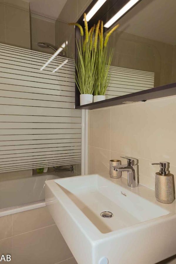 Superior Apartment & Rooftop Pool Wien Ngoại thất bức ảnh