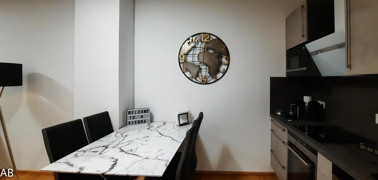 Superior Apartment & Rooftop Pool Wien Ngoại thất bức ảnh
